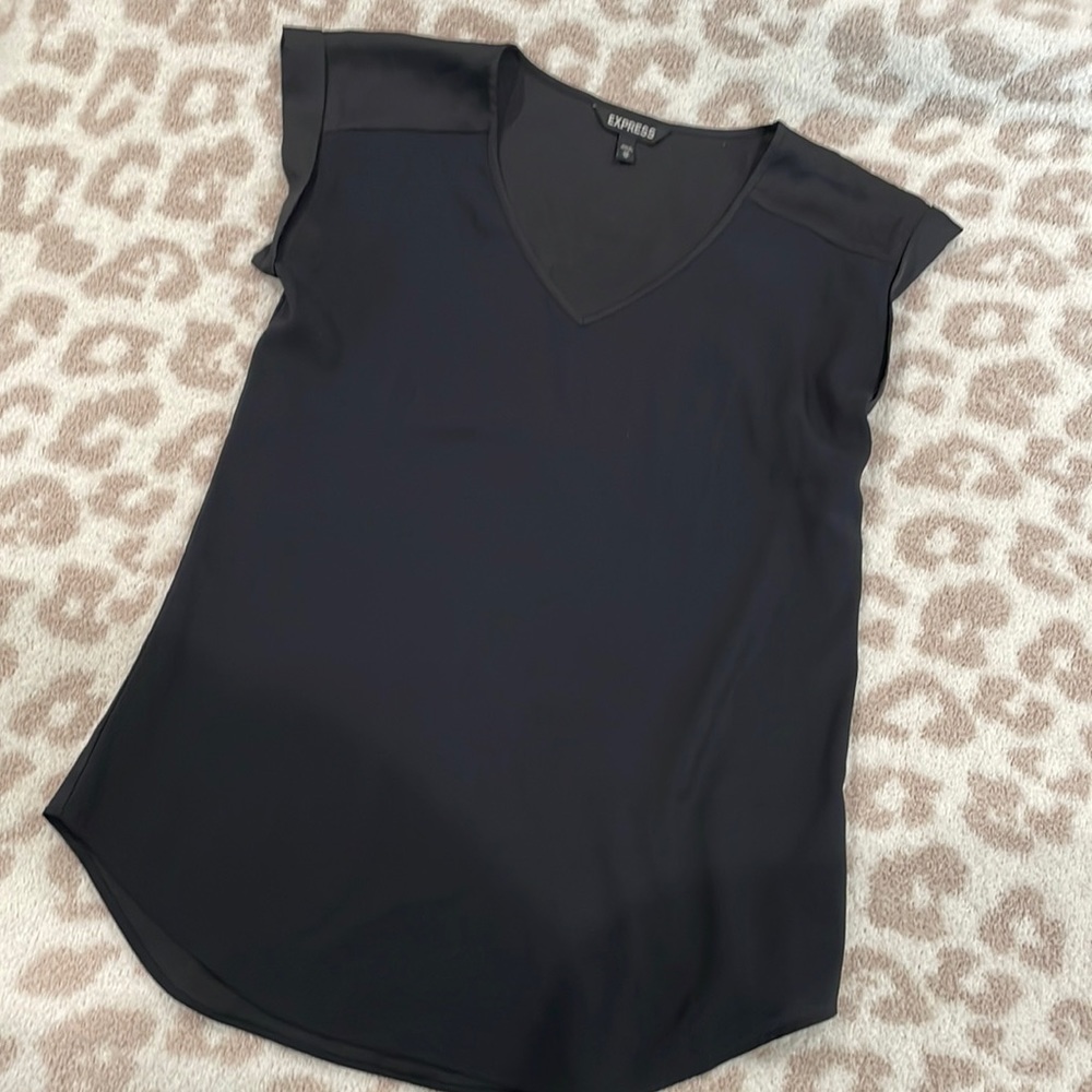 Women’s express XS vneck top